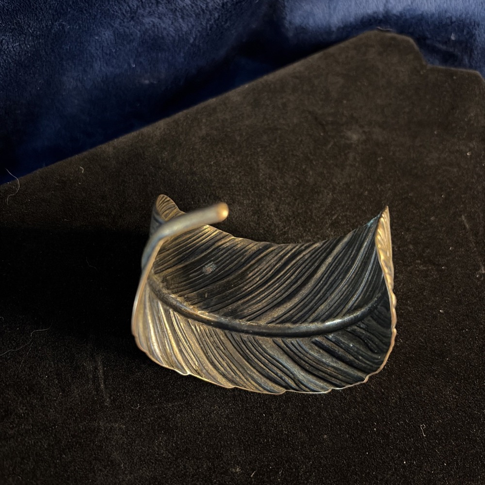 Rustic Cuff Gold Tone Multi-Band Cutout Cuff & Textured Leaf Bangle Sold As Pair - Picture 3 of 13
